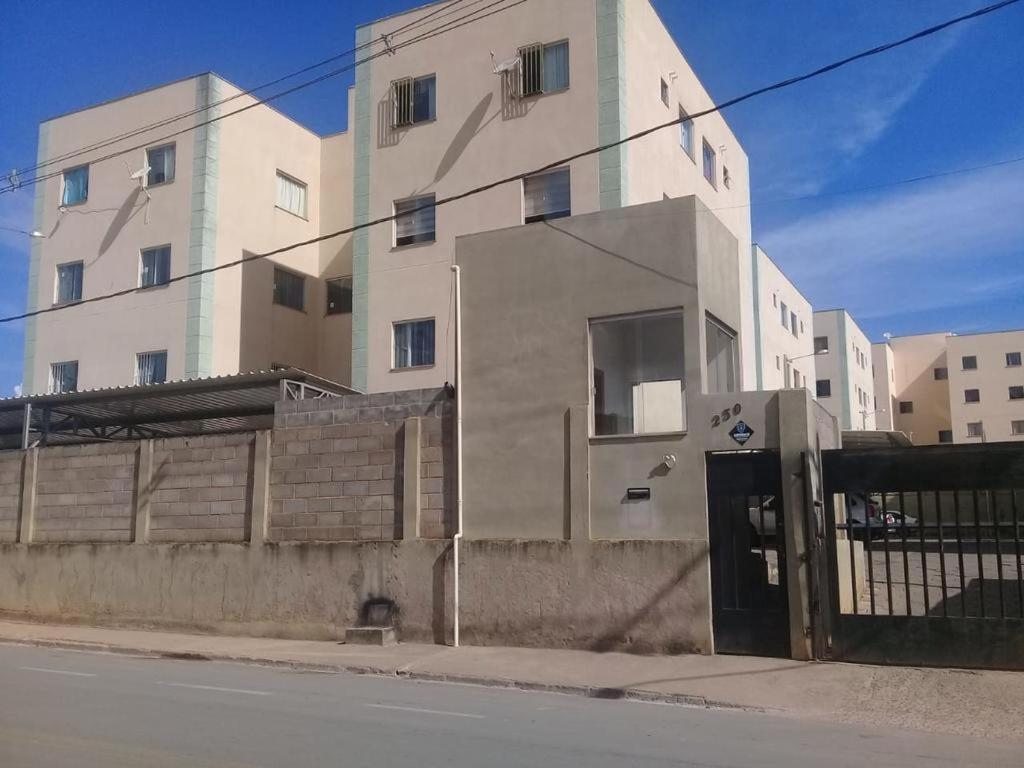Apartamento Capitolio D'Loren Dos Lagos 4º Andar Esterno foto